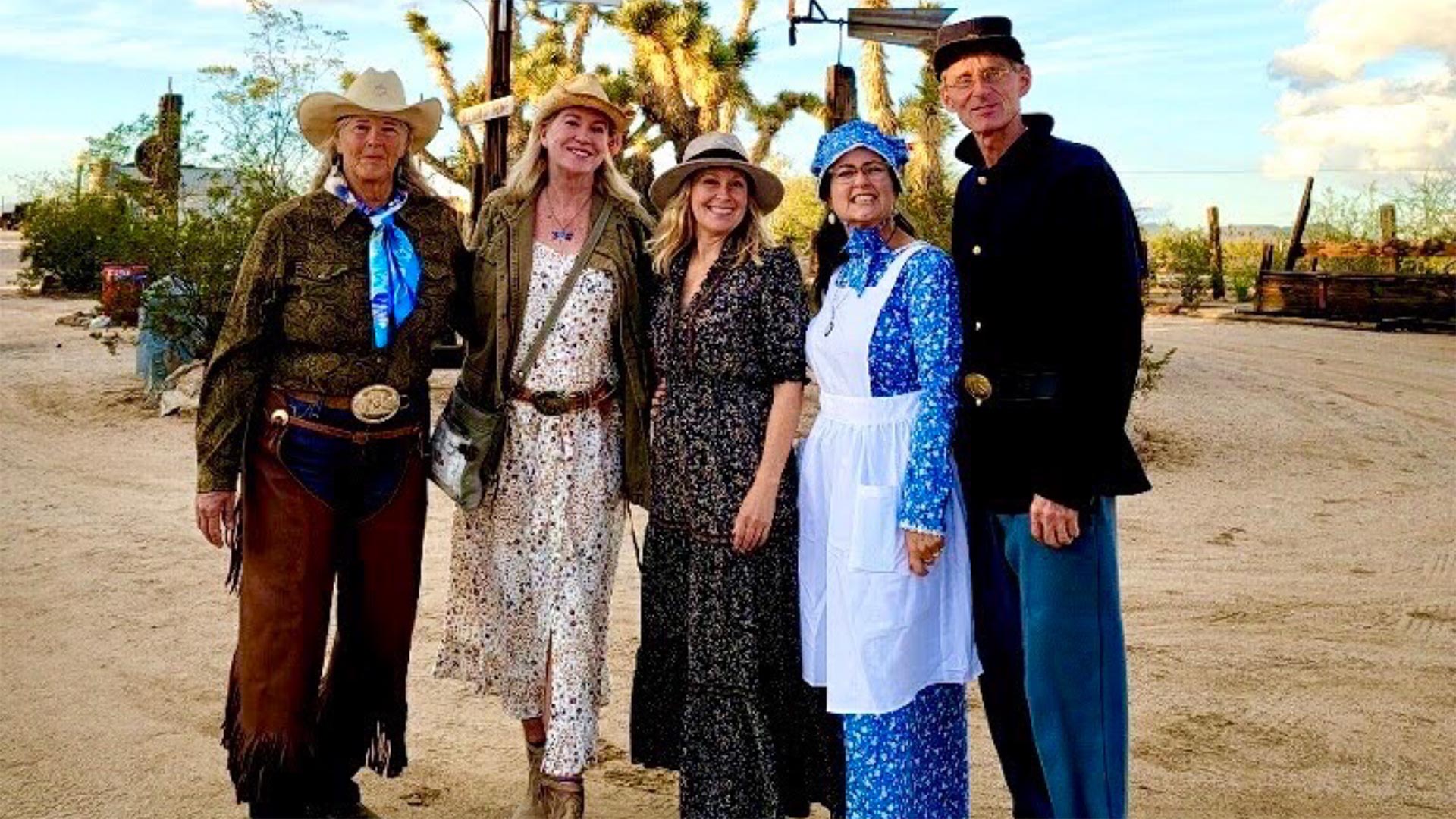 Mojave Road Rendezvous group photo